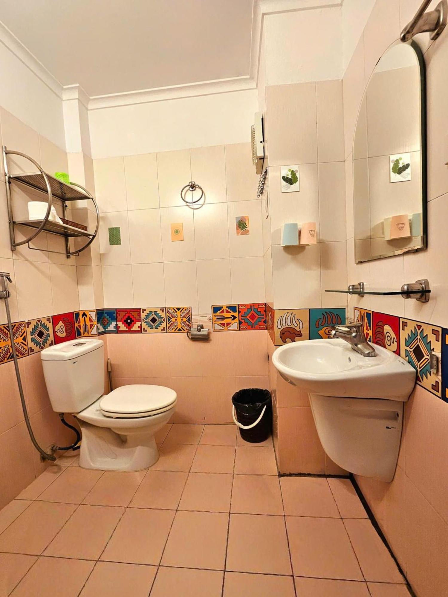 Rainbow Homestay - No 8 Alley 18B Tong Dan Hanoi Esterno foto